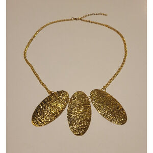 Vtg Triple Leaf Pendant Necklace Gold Tone Textured Statement Adjustable Boho